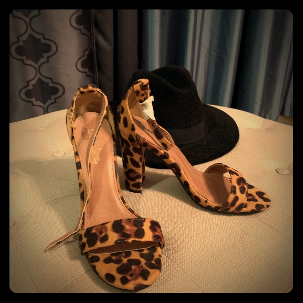 Leopard suede print sandals